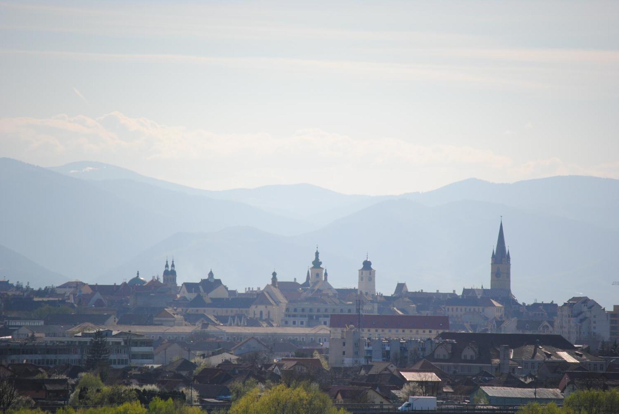 Pensiunea Carmen - Bikers Friendly Nest Sibiu Exterior foto